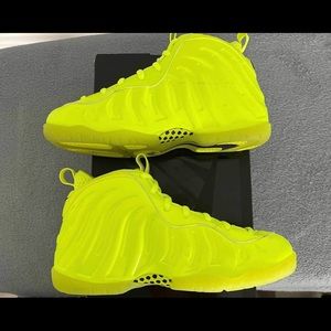 Used preschool Nike Little Posite Pro